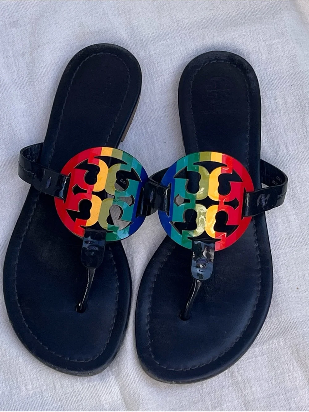 Tory Burch Navy Miller Thong Sandal with Rainbow Logo Medallion Size 7.5